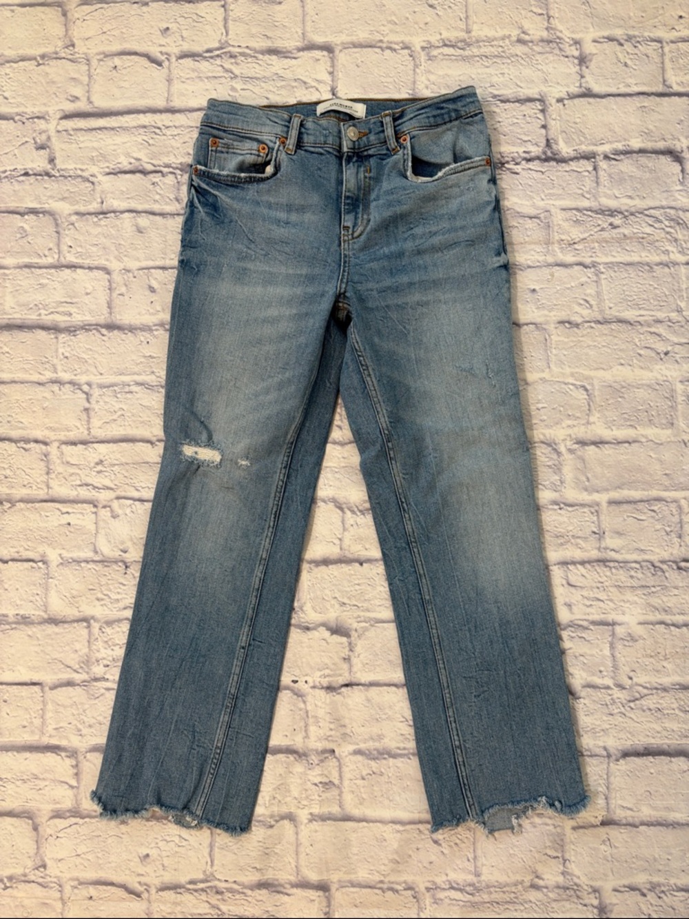 ZARA Woman Premium Denim Jeans Mid Rise Straight Legs Distressed Detail Size 6